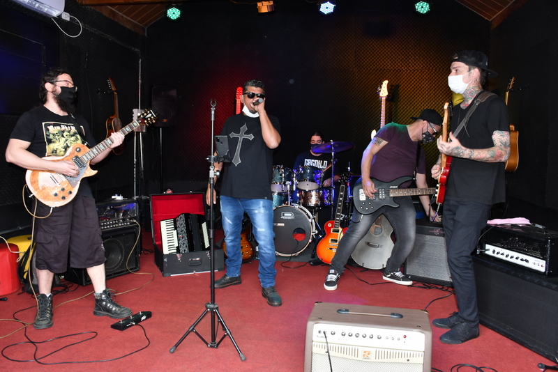 Rock e rebeldia na garagem - Foto 1